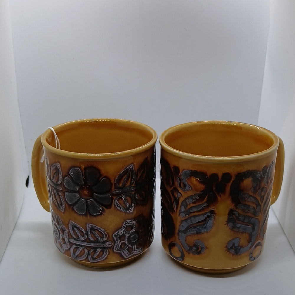 WP Set Of Flower Mugs